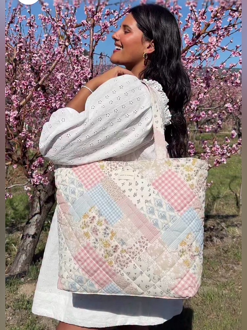 Poppy & Peonies Quilted Patchwork Tote and Matching Large Cosmetic Bag - Picture 2 of 13